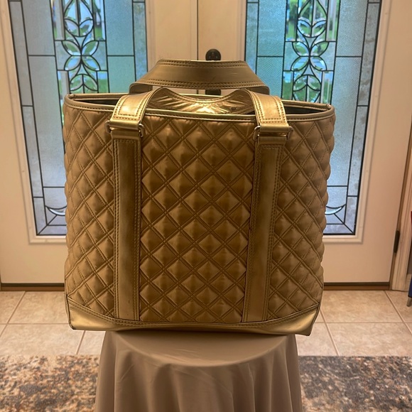 Marc Jacobs Handbags - Marc Jacobs huge gold tote